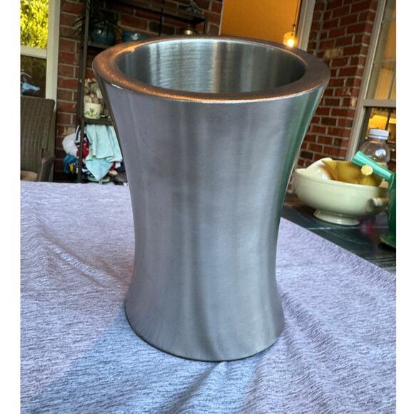 Stainless Steel Tilted Wine chiller, heavy, solid & durable.  Great Design! - Picture 9 of 9